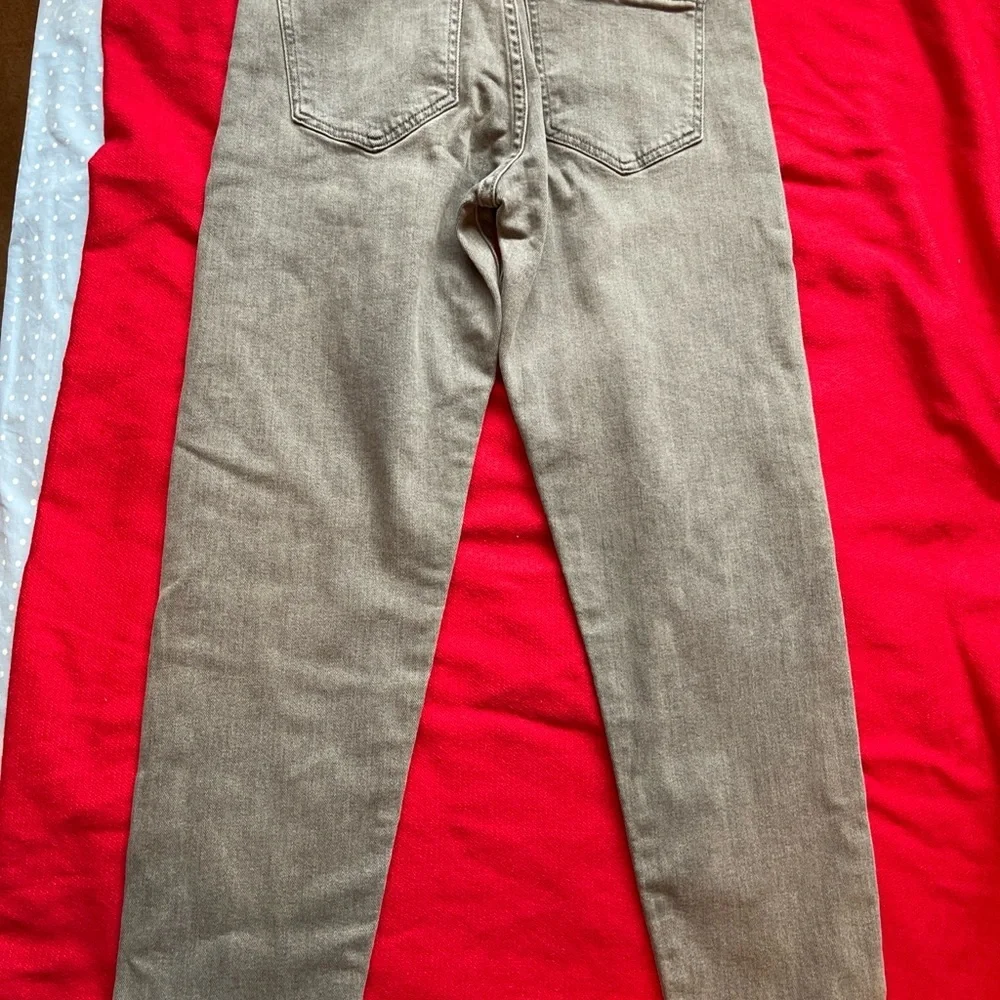 NWT EXPRESS Size 4R Women’s  Grey Tapered Ankle High Rise Jeans - Picture 3 of 7